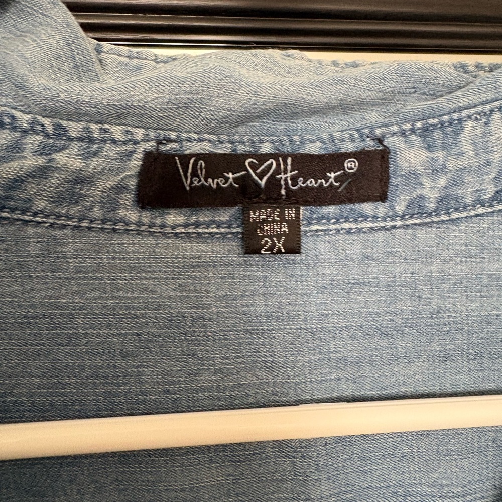 Velvet Heart Light Blue Denim Dress - Picture 2 of 3